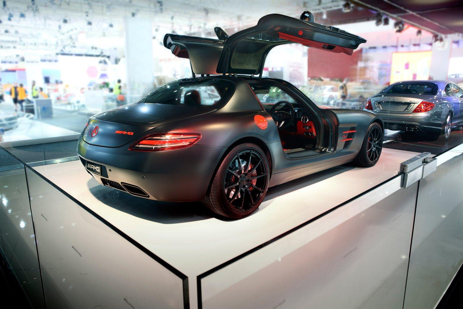 Mercedes Benz SLS AMG оранжевый